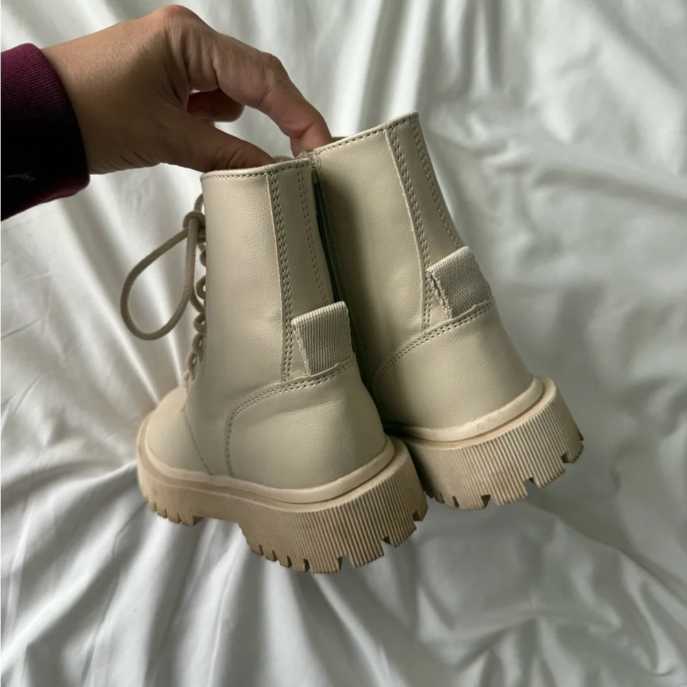 Zara Girls Beige Boots 11.5 Combat Shoes Fall Lace Up Side Zipper
